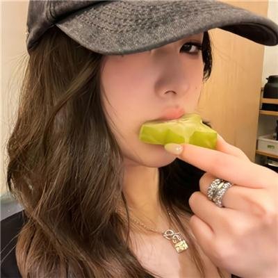 圈养的妇女